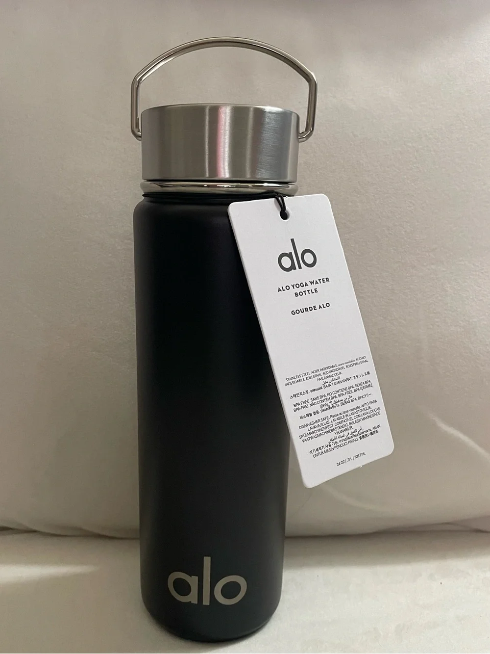 ALO Yoga Black Aluminum Water Bottle with Carry Handle NWT 24oz
